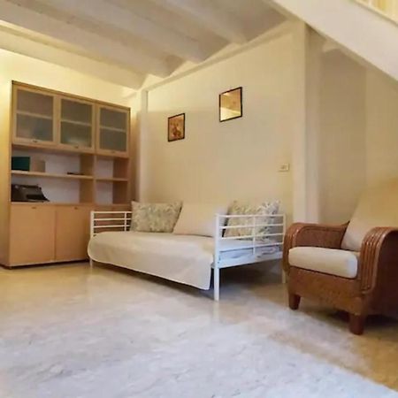 Holiday House Nel Cuore Di Bari Exterior foto